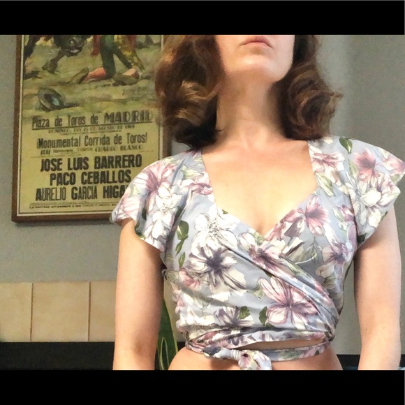 Retro Floral Wrap Crop Blouse - Picture 1 of 4